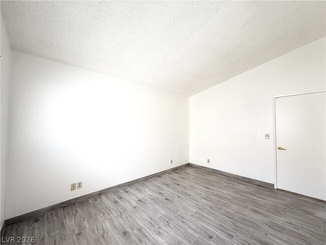 Building Photo - 5625 Ballinger Dr