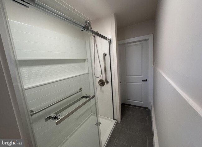 Building Photo - 2259 Hamilton Ave