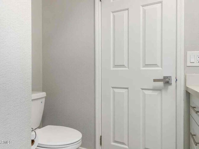 Building Photo - 6583 N 79th Pl