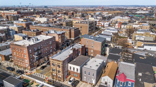 Building Photo - 2903 Central Ave