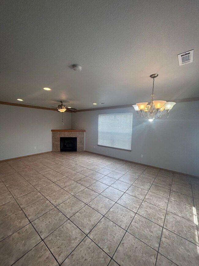 Building Photo - 2685 Ponchartrain St