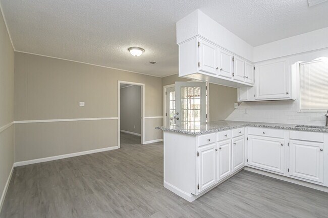 Building Photo - Charming 3-Bedroom Home on a Spacious Lot in Benton, AR – Perfect for Comfortable Living!