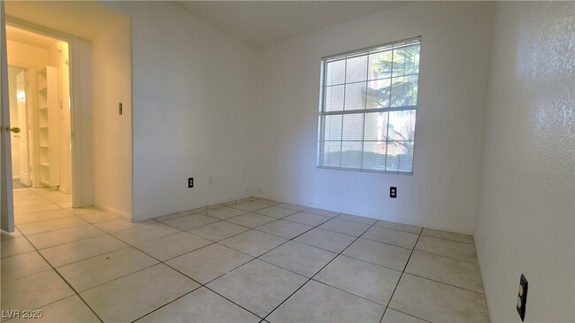 Building Photo - 2632 Ironside Dr