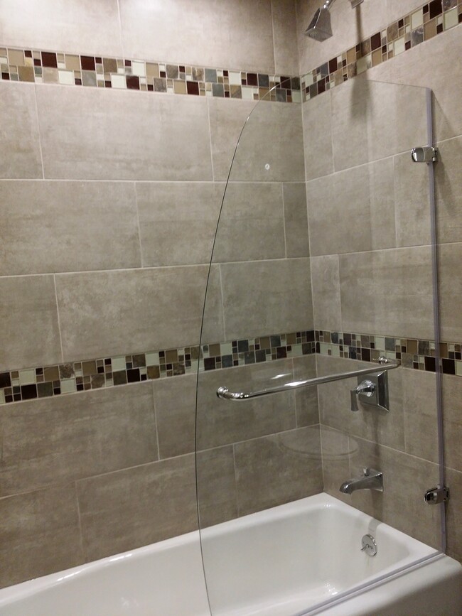 2nd Bath Shower - 4370 N 161st St