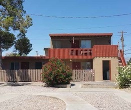 Building Photo - Green Acres