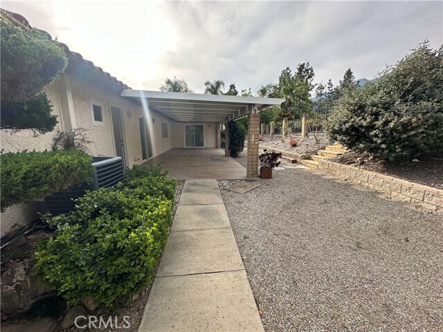 Building Photo - 9388 Valley View St