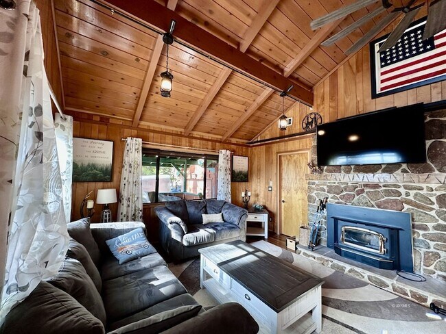 Building Photo - 53290 Deer Foot Ln