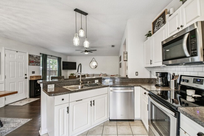 Building Photo - 1168 Bass Blvd