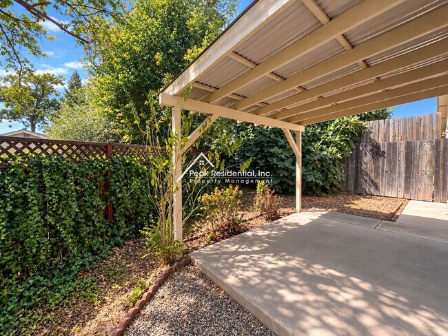 Building Photo - 8330 Crossoak Way