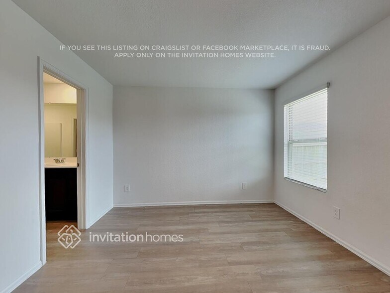 Building Photo - 18735 Mercer Fls Dr