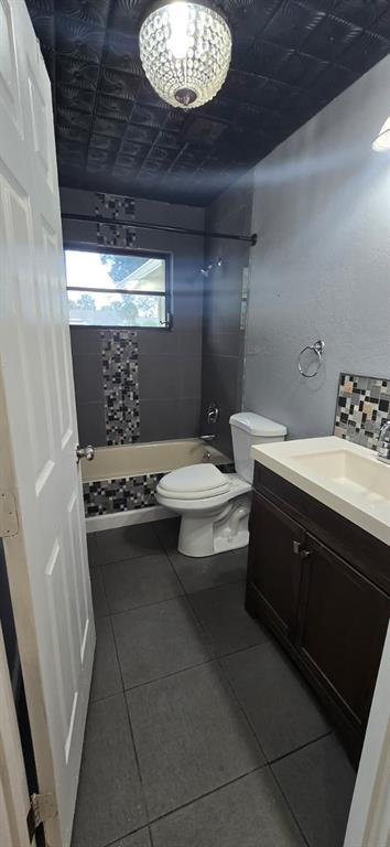 Building Photo - 1174 Victoria Ave