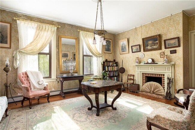 Building Photo - 138 Elm Dr