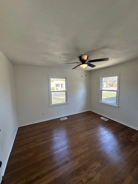 Building Photo - 314 E Ercoupe Dr