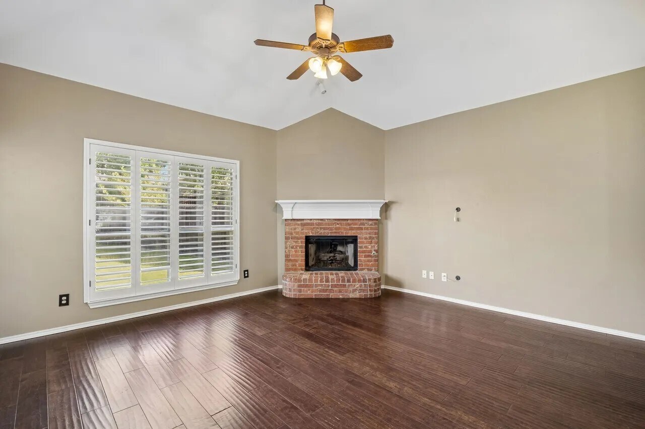 Building Photo - 1833 Melton Dr