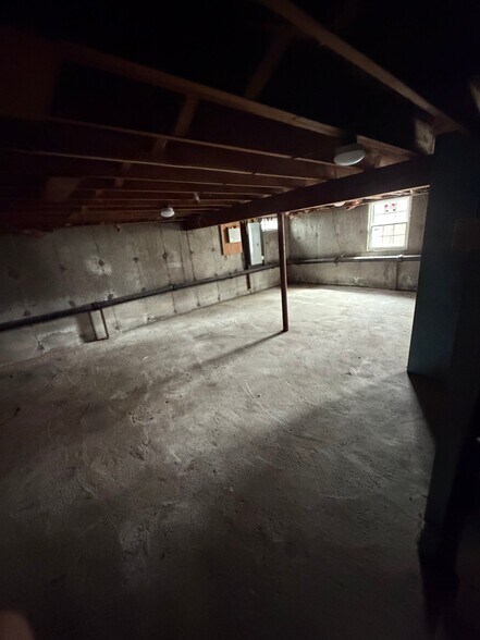 Building Photo - 51 Edgeworth St