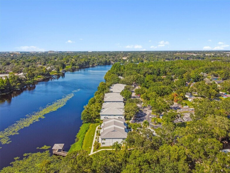 Building Photo - 4141 Dolphin Dr