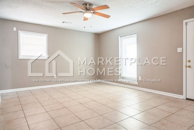 Building Photo - 5800 Laurie Dr