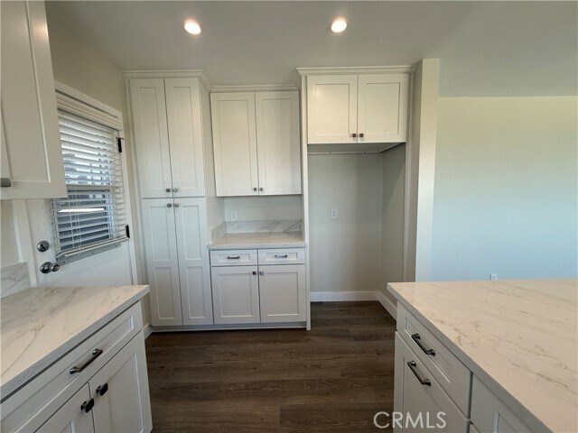 Building Photo - 665 W 34th St