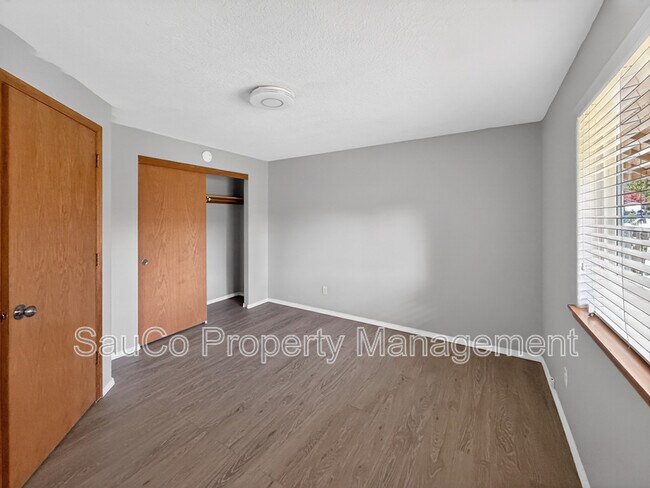Building Photo - 205 NW 8th Ct