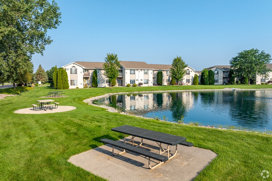 Lakeside Exterior - Emerald Park Villas