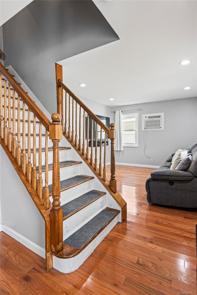 Building Photo - 937 Bowling Green Dr