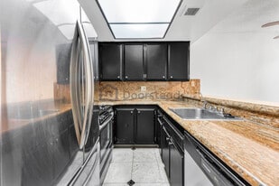 Building Photo - 15555 Nordhoff St