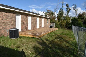 Building Photo - Quite peaceful 2 Bed, 1 Bath Duplex in Panama, FL - Perfect for Cozy Living!