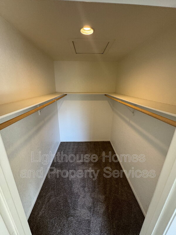 Building Photo - 5050 S Rainbow Blvd