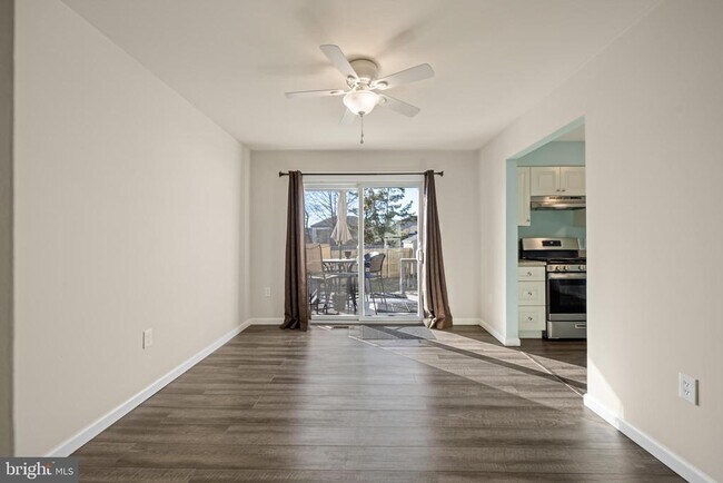 Building Photo - 143 Curtis Ave