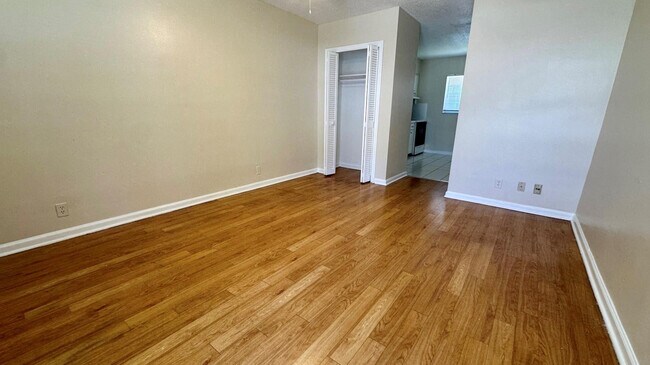 Building Photo - 1973 NE 4th St