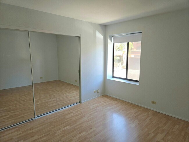 Building Photo - 1514 Seventh Avenue, Unit 205