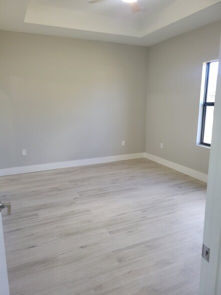 Building Photo - 4611-4611 29th St SW