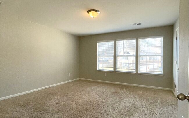 Building Photo - 263 Solstice Dr