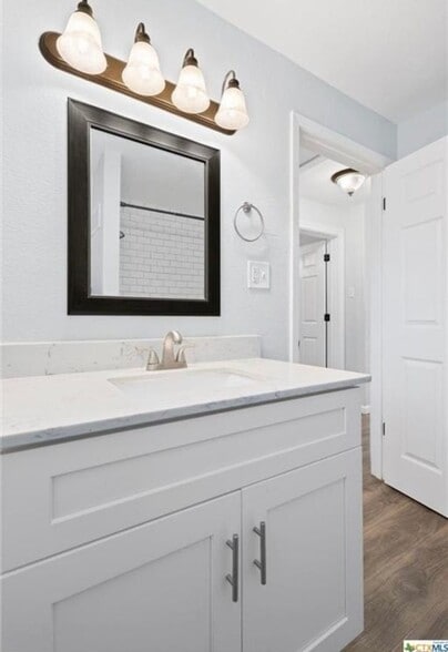 Building Photo - 610 Vernon St