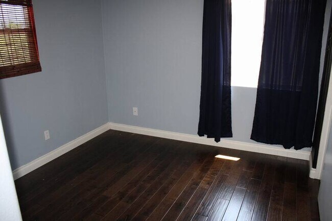 Building Photo - Beautiful  3bed 2.5 ba in Paseo del Sol. Lots of Amenities! Available now!