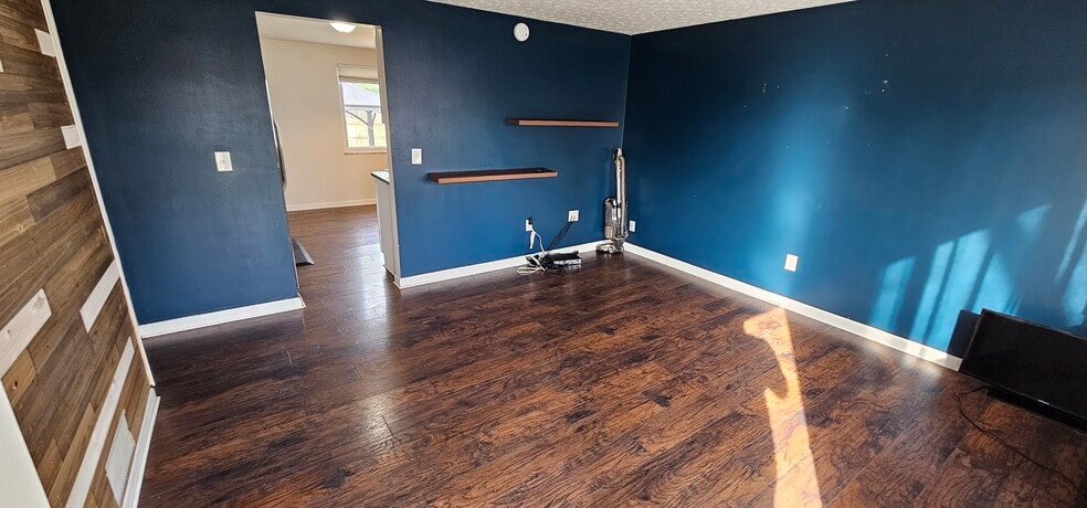 Living room - 6083 Bolamo Ct