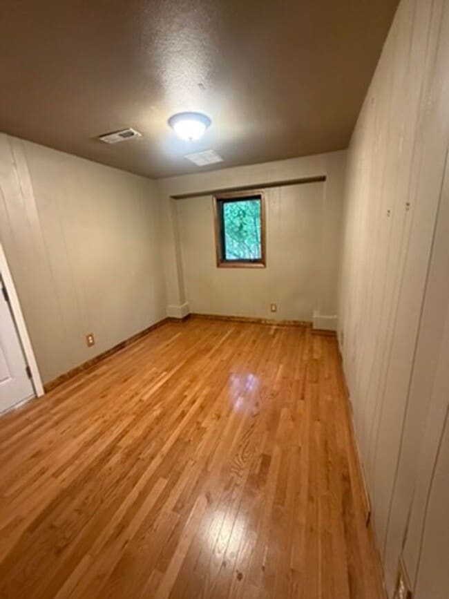 Building Photo - Spacious Pet-Friendly Home with Fireplace, Garage & Huge Deck Near Fairbanks