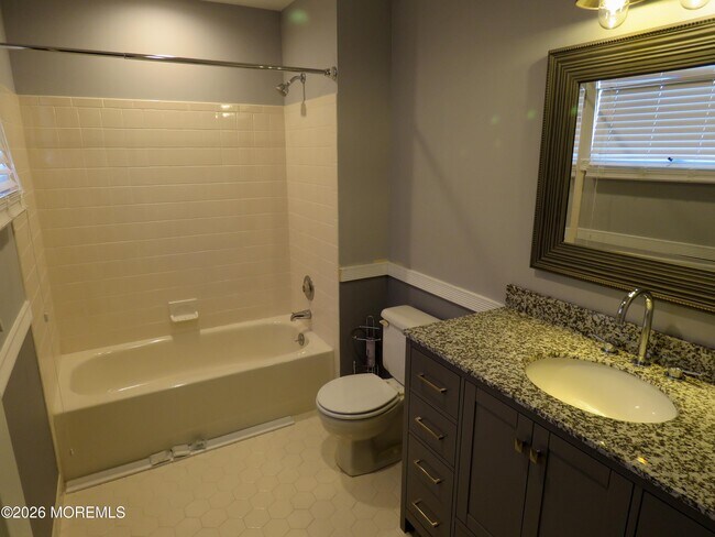 Building Photo - 273 Plum Dr