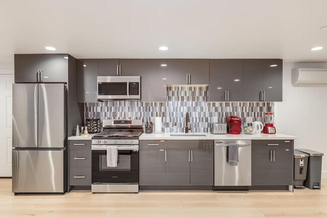 Building Photo - 115 110th Pl SE