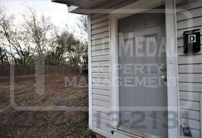 Building Photo - 711 W Avenue C