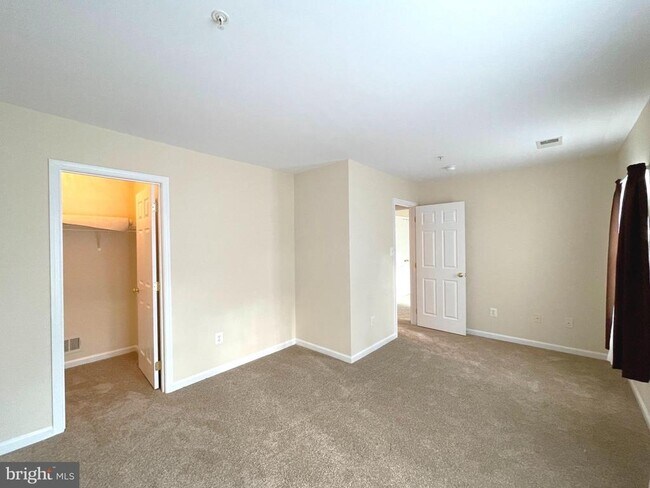 Building Photo - 23435 Dahlia Cir