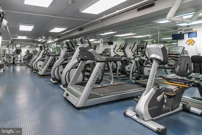 Building Photo - 2101 Chestnut St