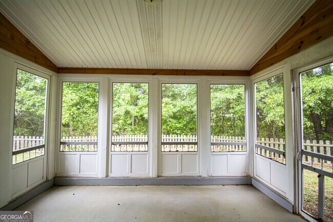 Building Photo - 65 Weldon Pl