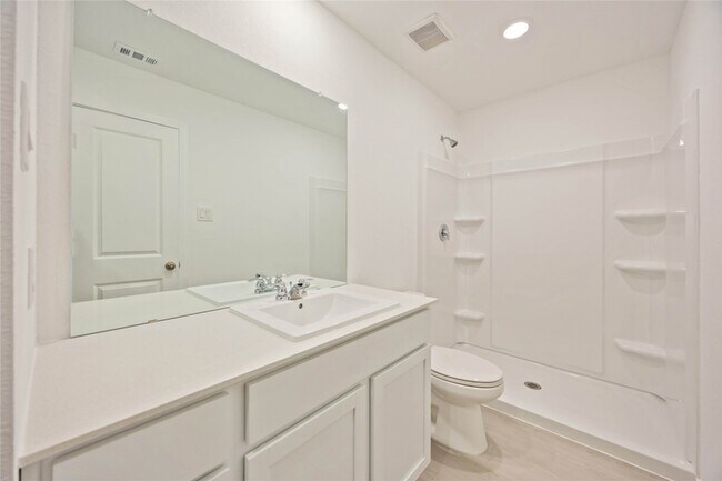 Building Photo - 905 Pertuso Ln