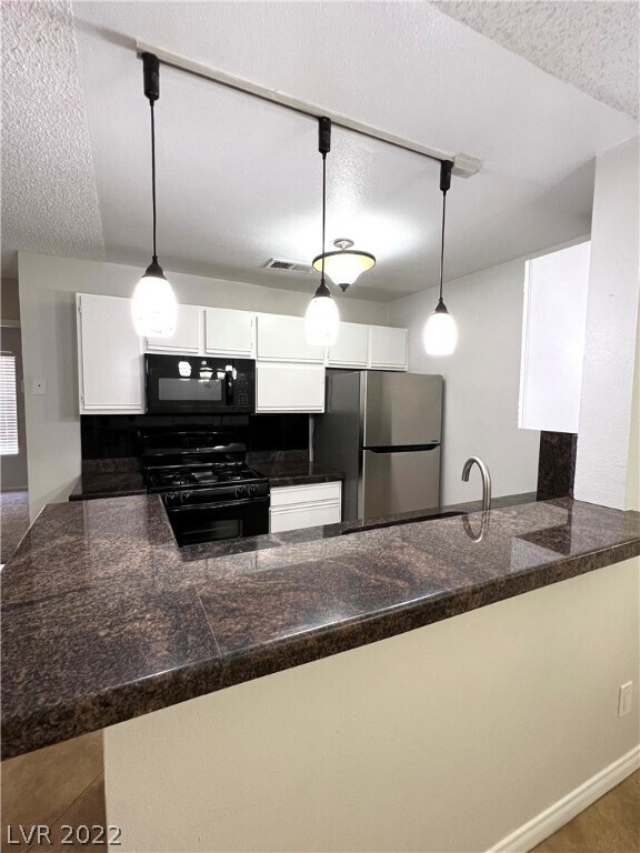 Building Photo - 2200 S Fort Apache Rd