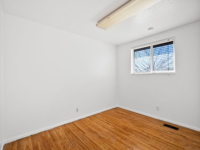 Building Photo - Beautiful home for rent!