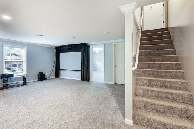 Building Photo - 107 Deer Field Hills