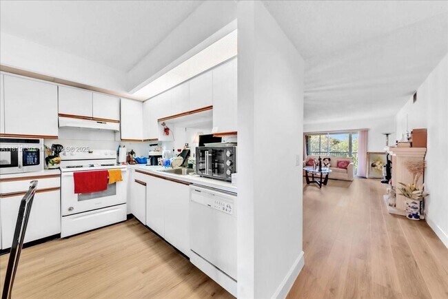 Building Photo - 500 SW 130th Terrace