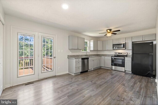 Building Photo - 345 Brown Ave