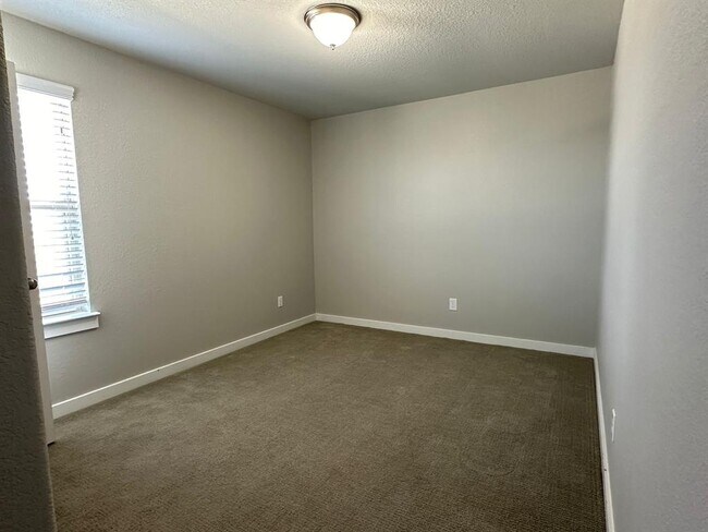 Building Photo - 301 Ancellotta Wy